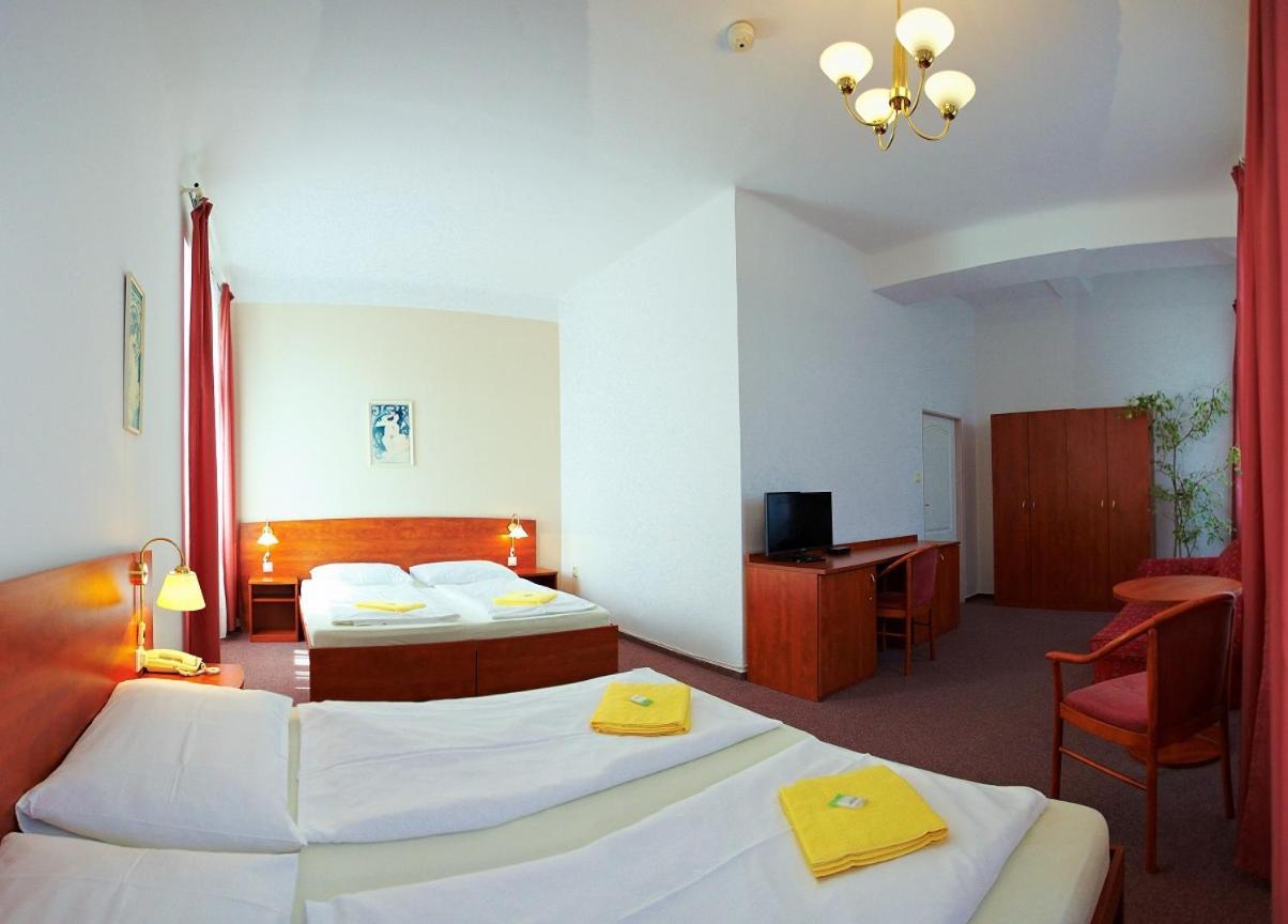 Wellness Hotel Central Klatovy Exterior photo