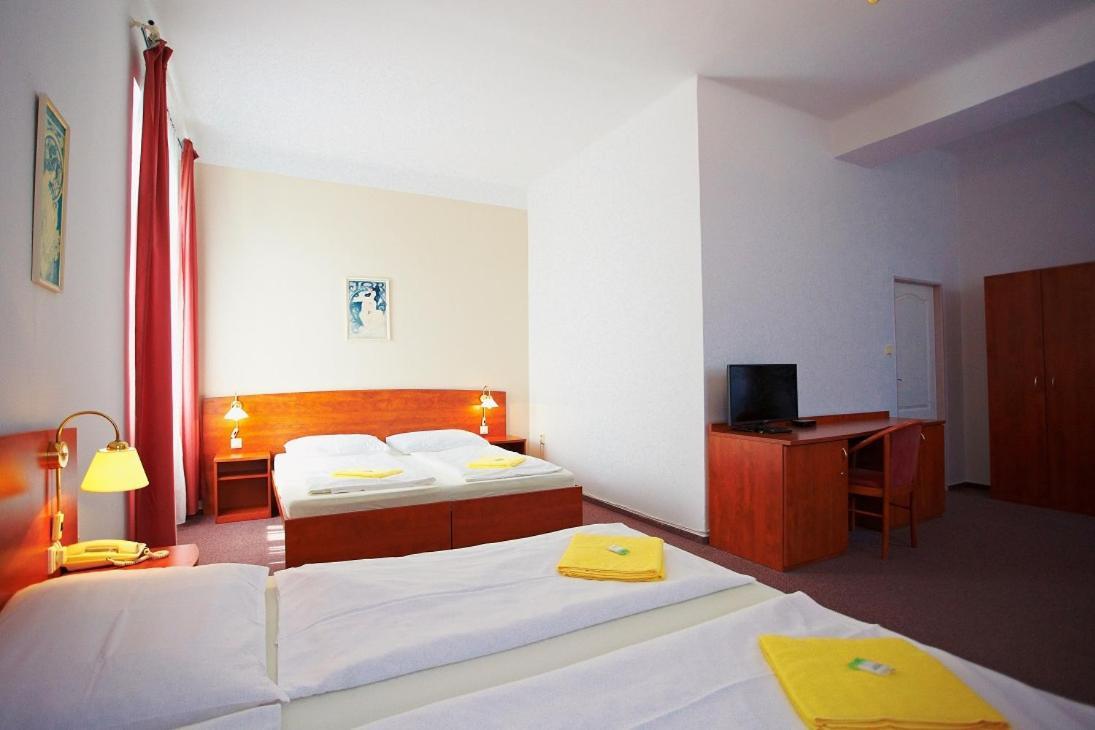 Wellness Hotel Central Klatovy Exterior photo