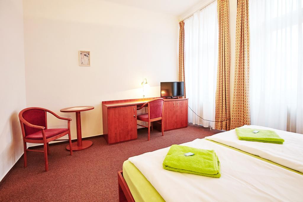 Wellness Hotel Central Klatovy Room photo